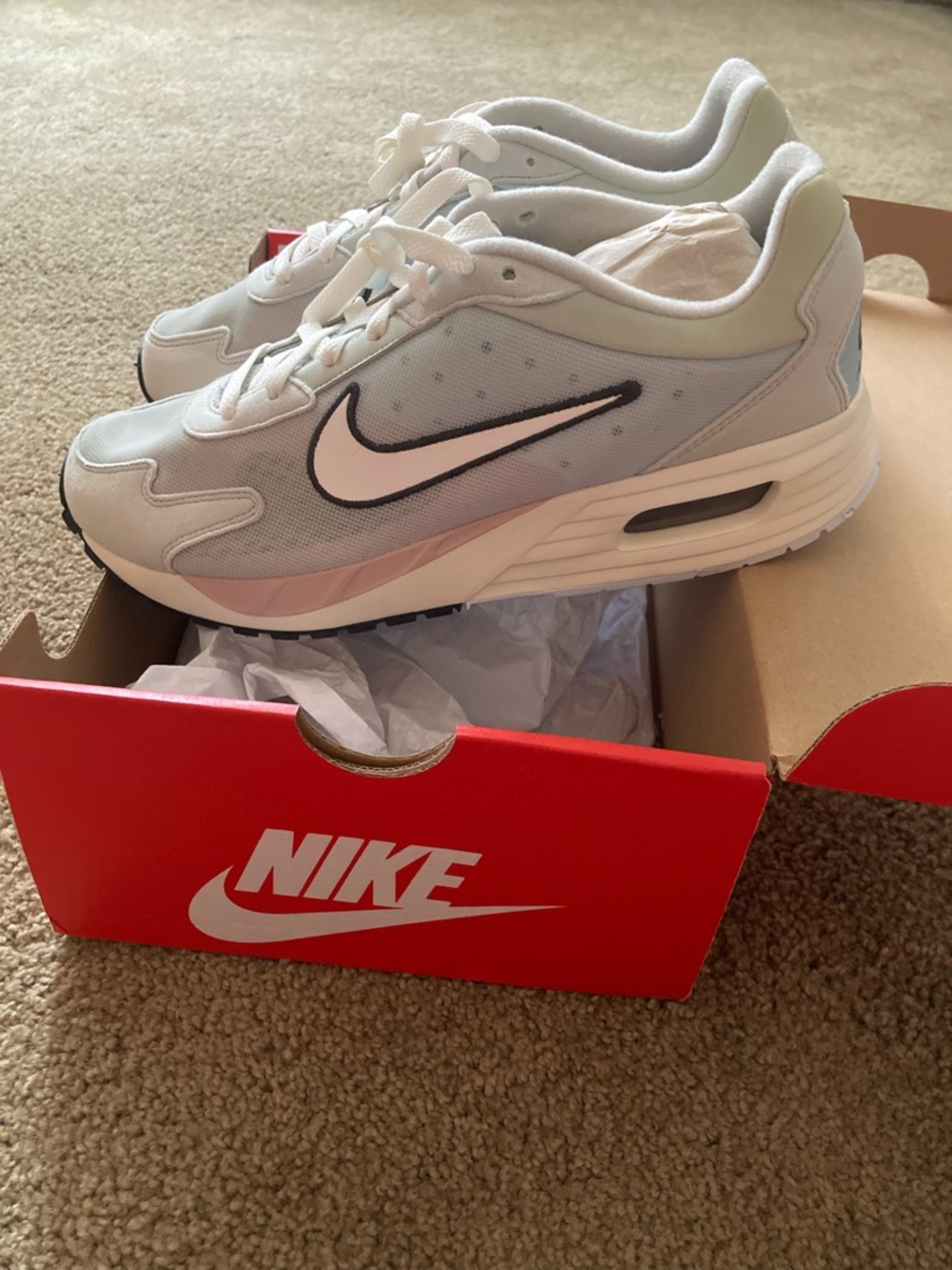 Brand new never worn size 8.5 Nike Air Max Sneakers